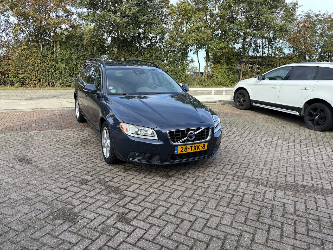 Volvo V70 - 1.6 T4 Limited Edition AUTOMAAT TREKHAAK STOELVERWARMING LEER - AutoWereld.nl