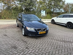 Volvo V70 - 1.6 T4 Limited Edition AUTOMAAT TREKHAAK STOELVERWARMING LEER