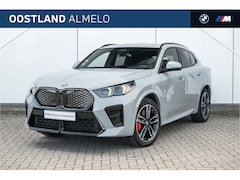 BMW iX2 - xDrive30 M Sport / Sportstoelen / Comfort Access / Adaptieve LED / Head-Up / Harman-Kardon