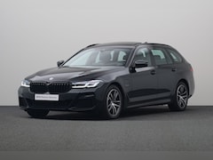 BMW 5-serie Touring - 530e xDrive Business Edition Plus | Head up | Panoramadak | Comfortstoelen | Stuurverwarmi