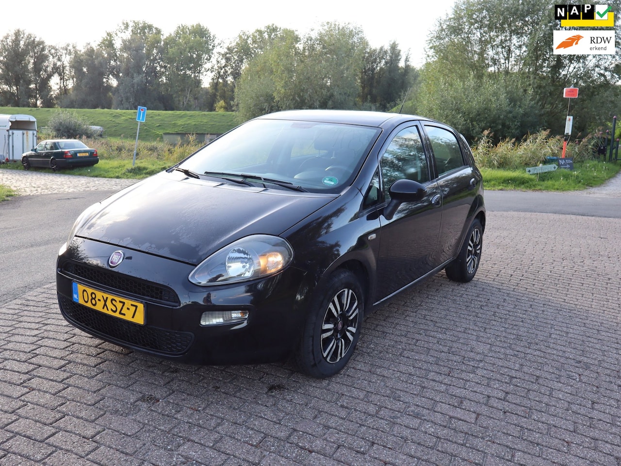 Fiat Punto Evo - 0.9 TwinAir Easy MET NIEUWE APK - AutoWereld.nl