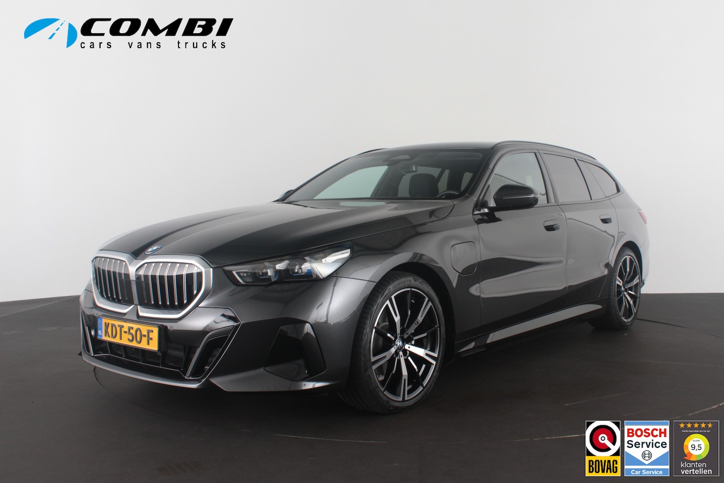 BMW 5-serie Touring - 530e xDrive M Sport > Trekhaak/20inch/Head-up/Shadow-Line/360 camera/H&K - AutoWereld.nl