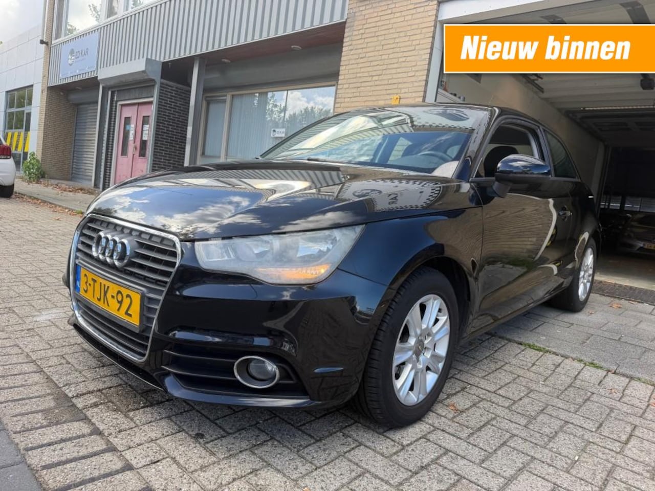 Audi A1 - 1.6 TDI Attraction Pro Line Business TOP CONDITIE APK 9-2027 - AutoWereld.nl