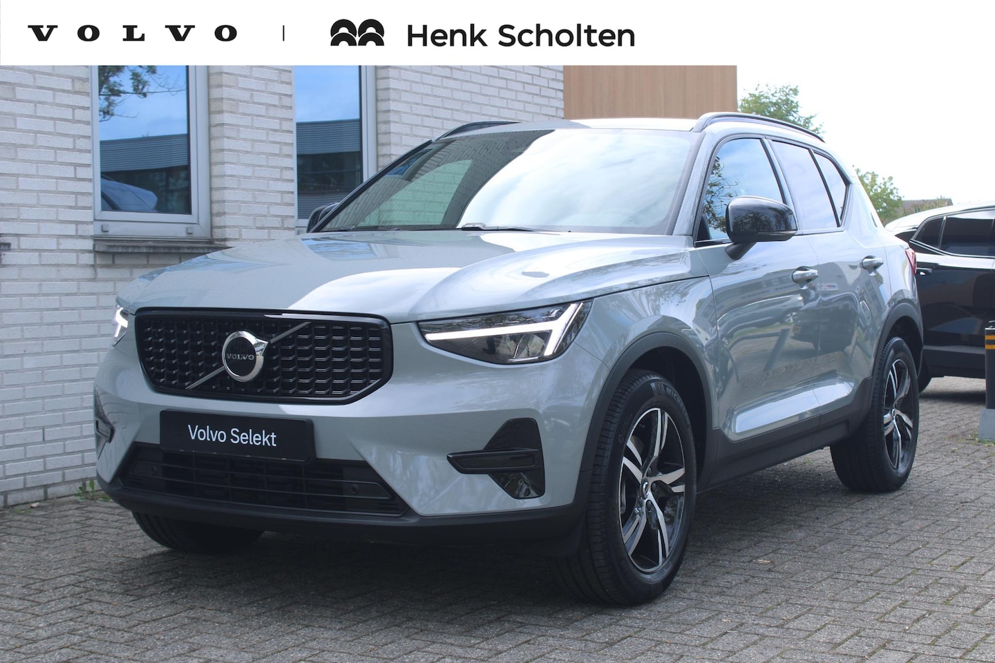 Volvo XC40 - B4 Plus Dark | Trekhaak | Verwarmbare voorstoelen en stuurwiel | Premium audio by Harman K - AutoWereld.nl
