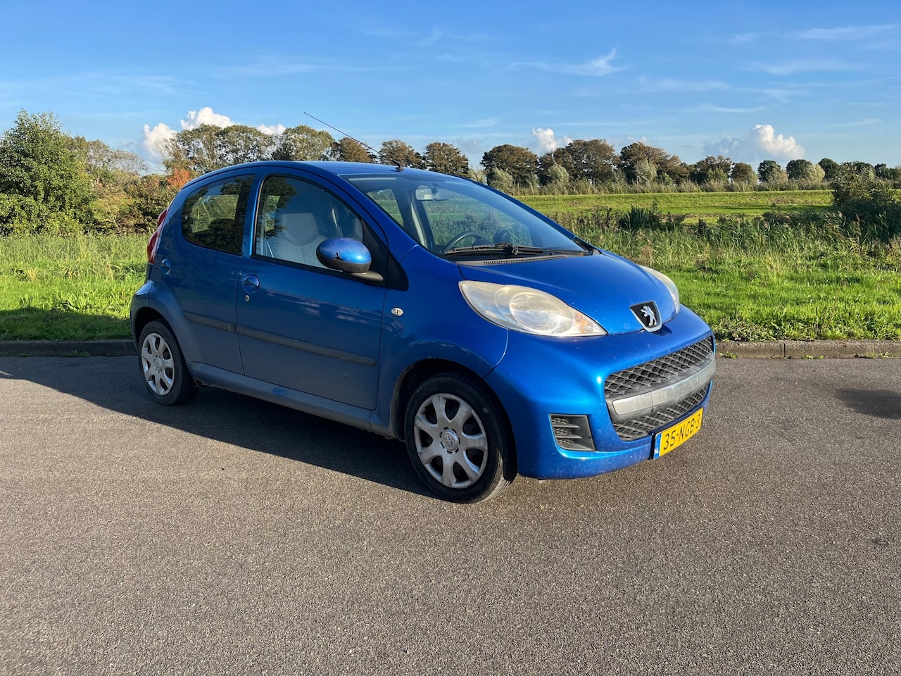 Peugeot 107 - 1.0-12V XS BJ 2010 AUTOMAAT AIRCO - AutoWereld.nl