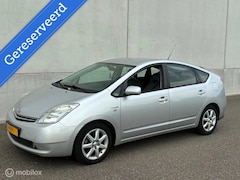 Toyota Prius - 1.5 VVT-i Business Edition HYBRIDE AUTOMAAT