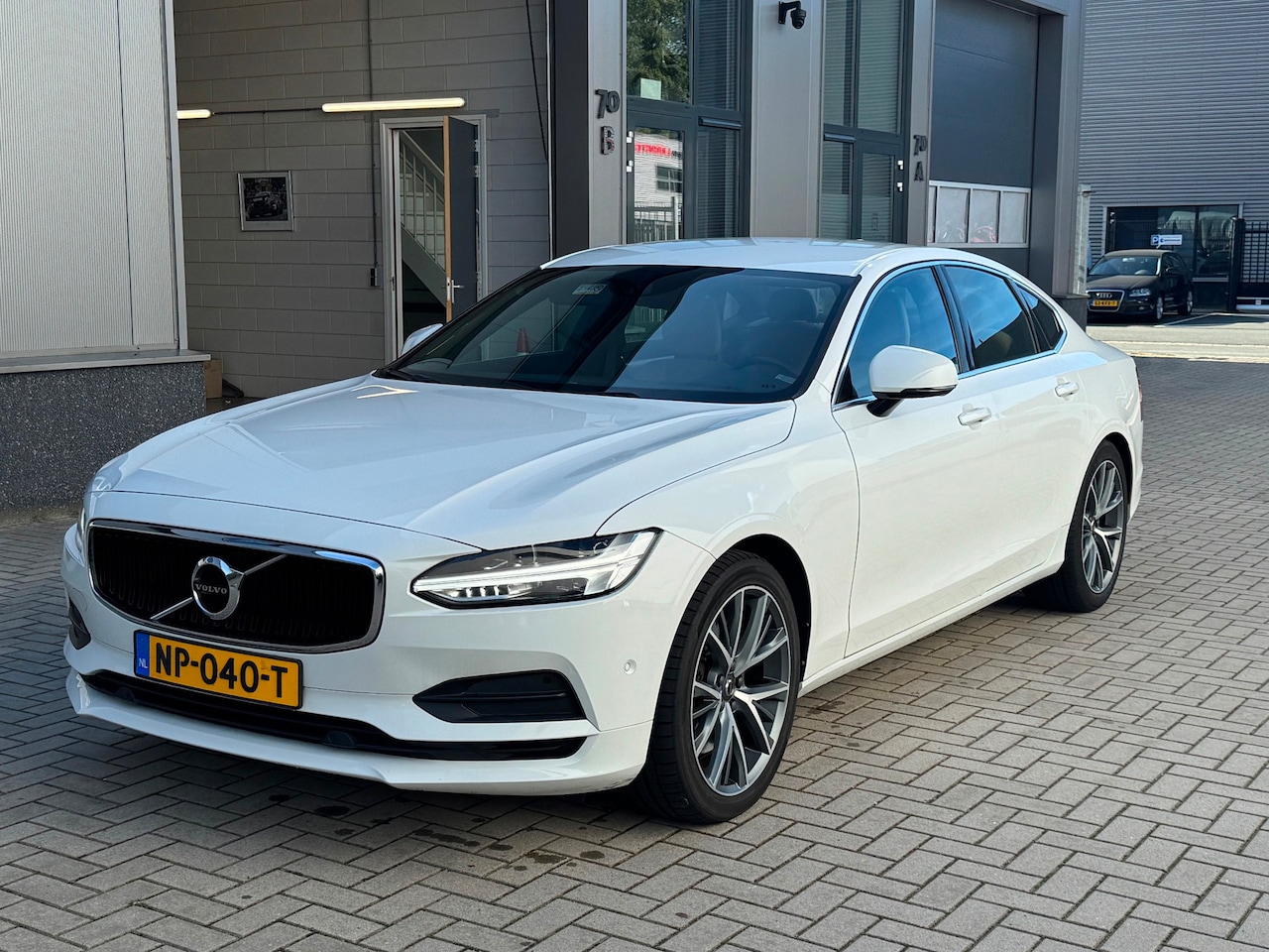 Volvo S90 - 2.0 T5 Momentum 2.0 T5 Momentum - AutoWereld.nl