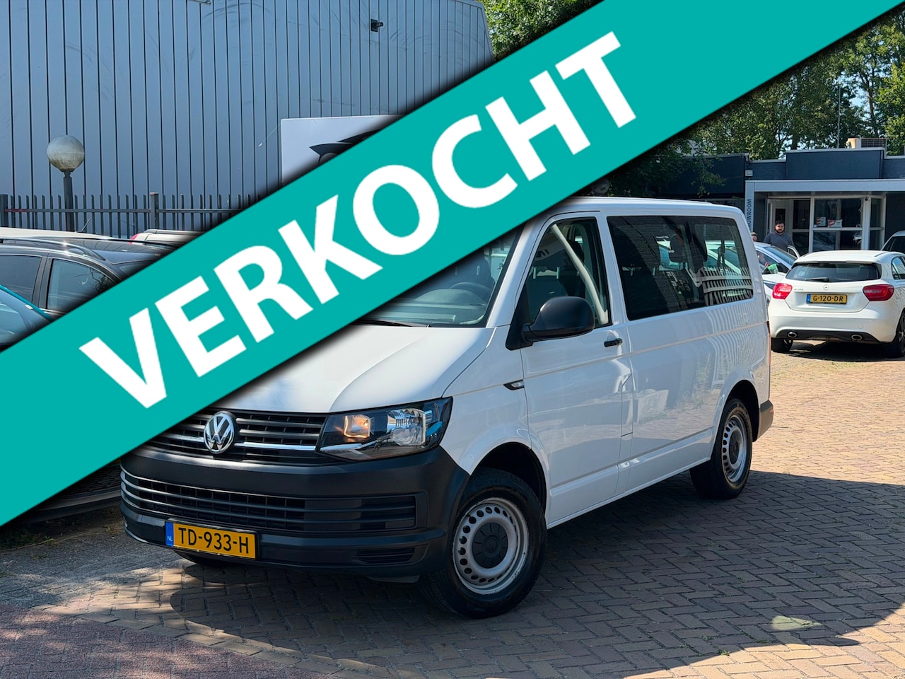 Volkswagen Transporter Kombi - 2.0 TDI L1H1 2.0 TDI L1H1 - AutoWereld.nl