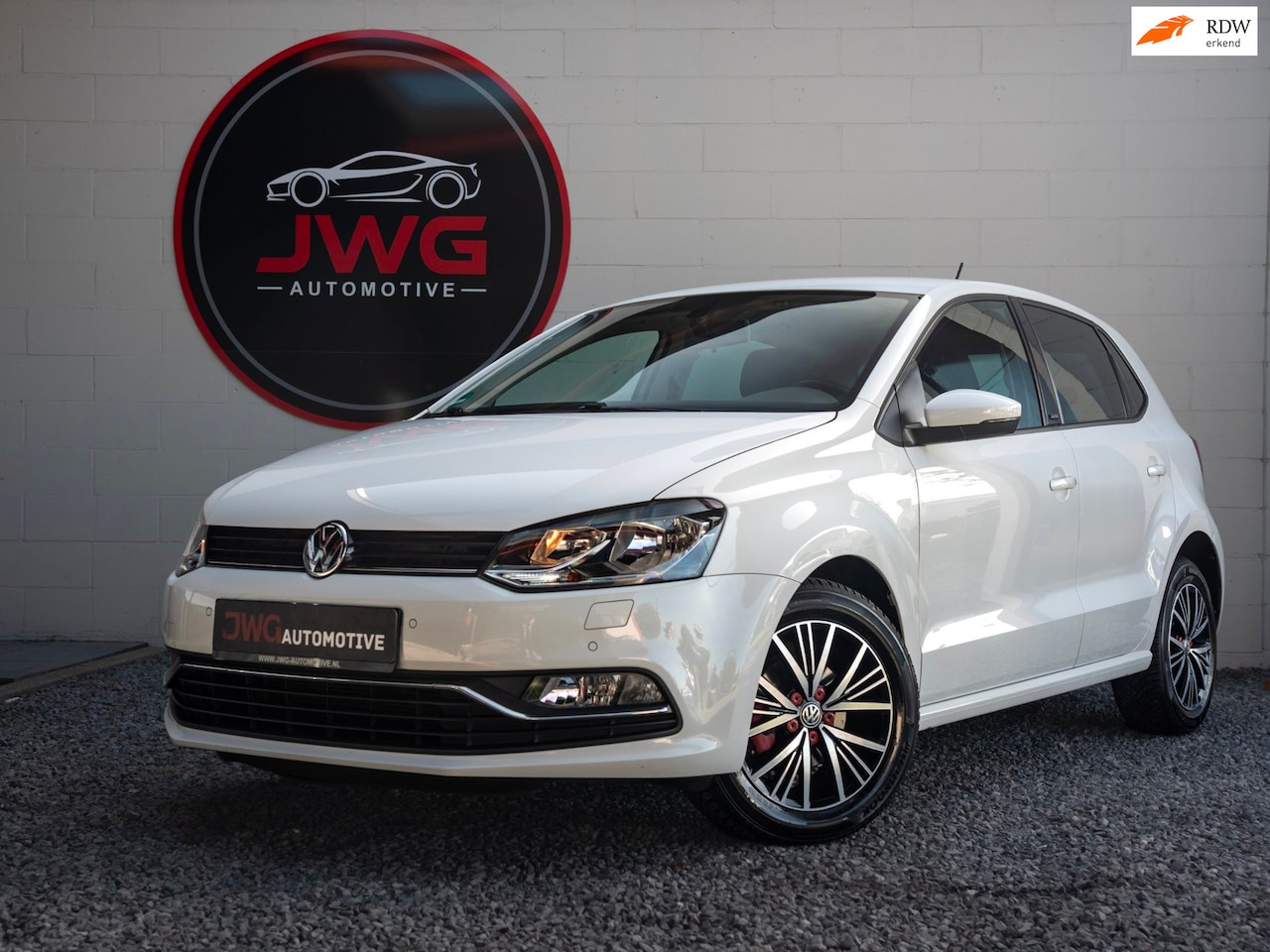 Volkswagen Polo - 1.0 Allstar Airco/Cruise/Stoelverwarming/Parkeersensoren - AutoWereld.nl