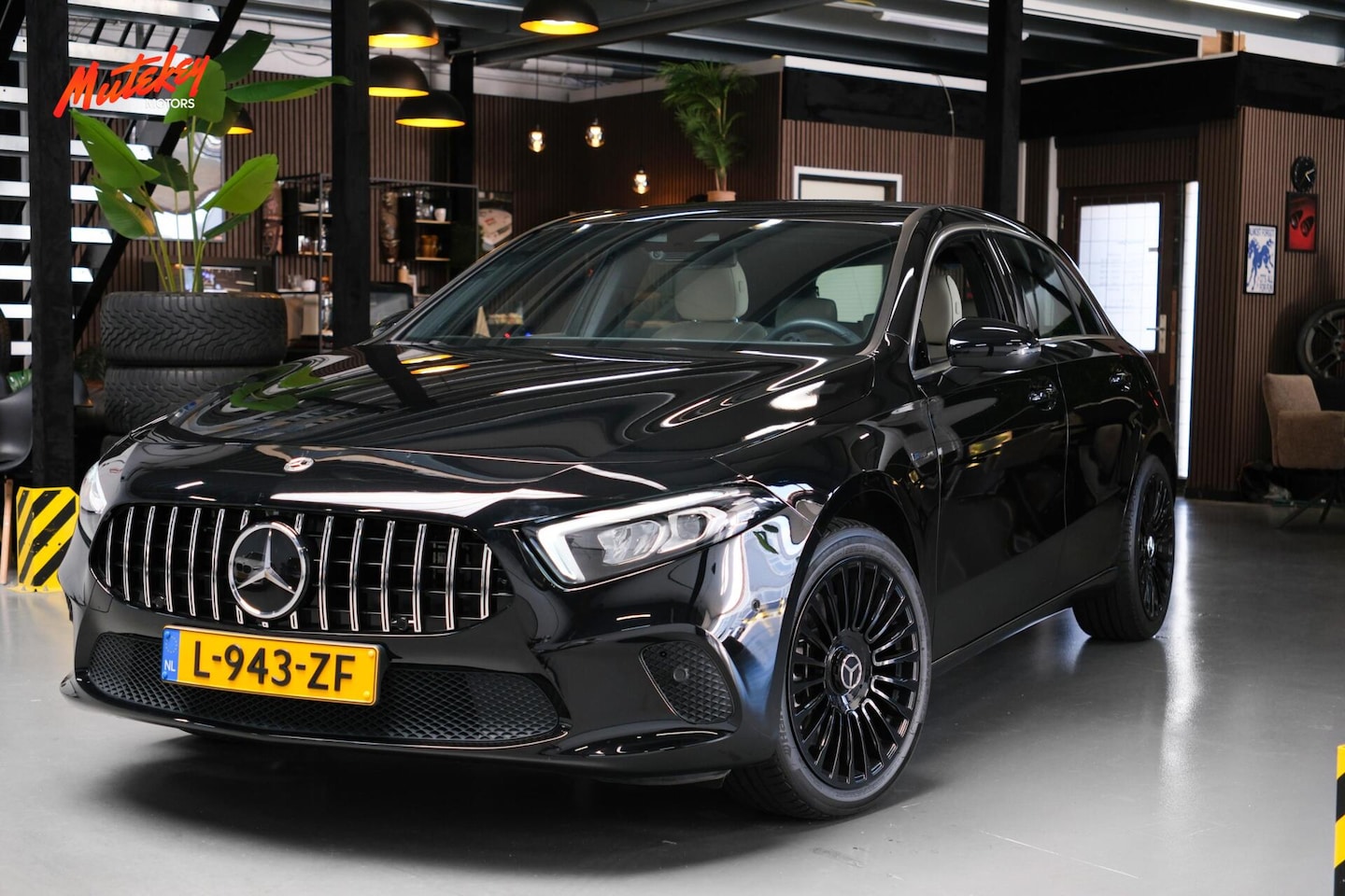 Mercedes-Benz A-klasse - 250 e Business Solution AMG | Beige Leder - AutoWereld.nl
