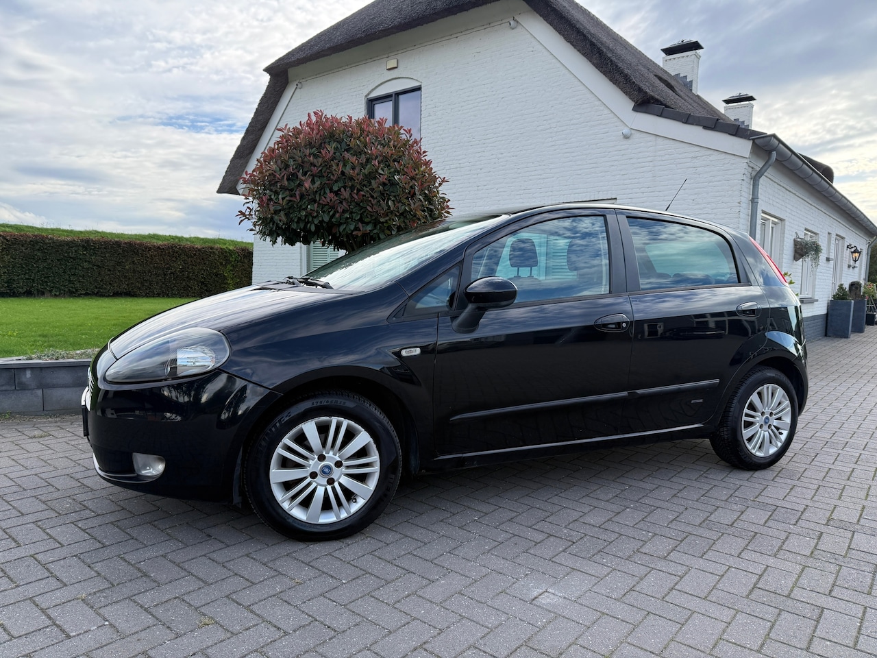 Fiat Grande Punto - 1.4 Edizione Blue & Me / Bj: 2007 / apk tot 02-2027 / Airco - AutoWereld.nl