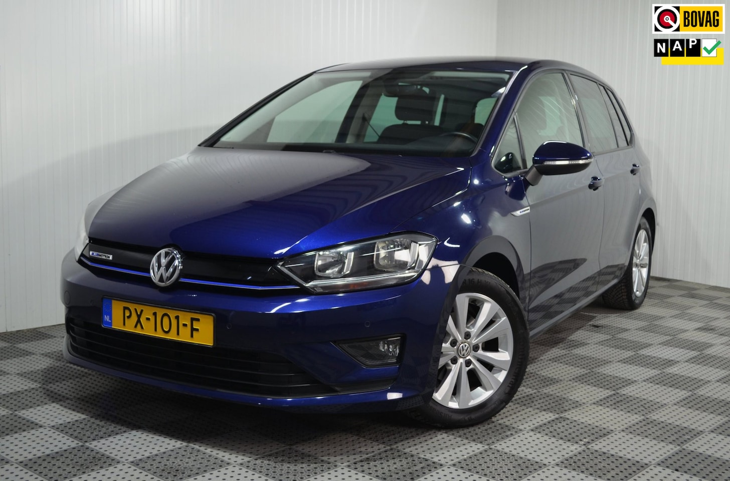 Volkswagen Golf Sportsvan - 1.0 TSI Comfortline/ Carplay / Pdc / Trekhaak / NL auto - AutoWereld.nl