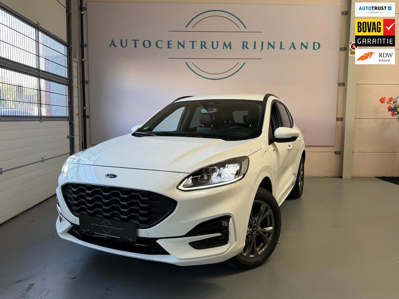 Ford Kuga - 2.5 PHEV ST-Line X Navi, Camera, Carplay, Stoel/Stuurverwarming, elektrische trekhaak - AutoWereld.nl