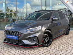 Ford Focus Wagon - 2.3 EcoBoost ST-3 Pro Performance 280pk Schuifdak / Camera / Winterpack