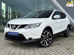 Nissan Qashqai - 1.5 dCi Tekna Panoramadak / Trekhaak / 360 Camera