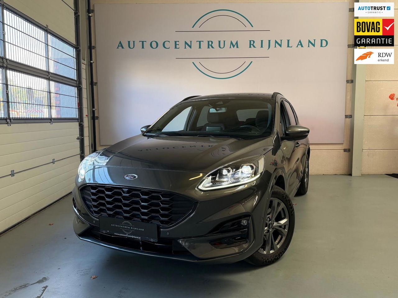 Ford Kuga - 2.5 PHEV ST-Line Camera, Navi, Carplay, Stoel/Stuur/Achterbank Verwarming - AutoWereld.nl