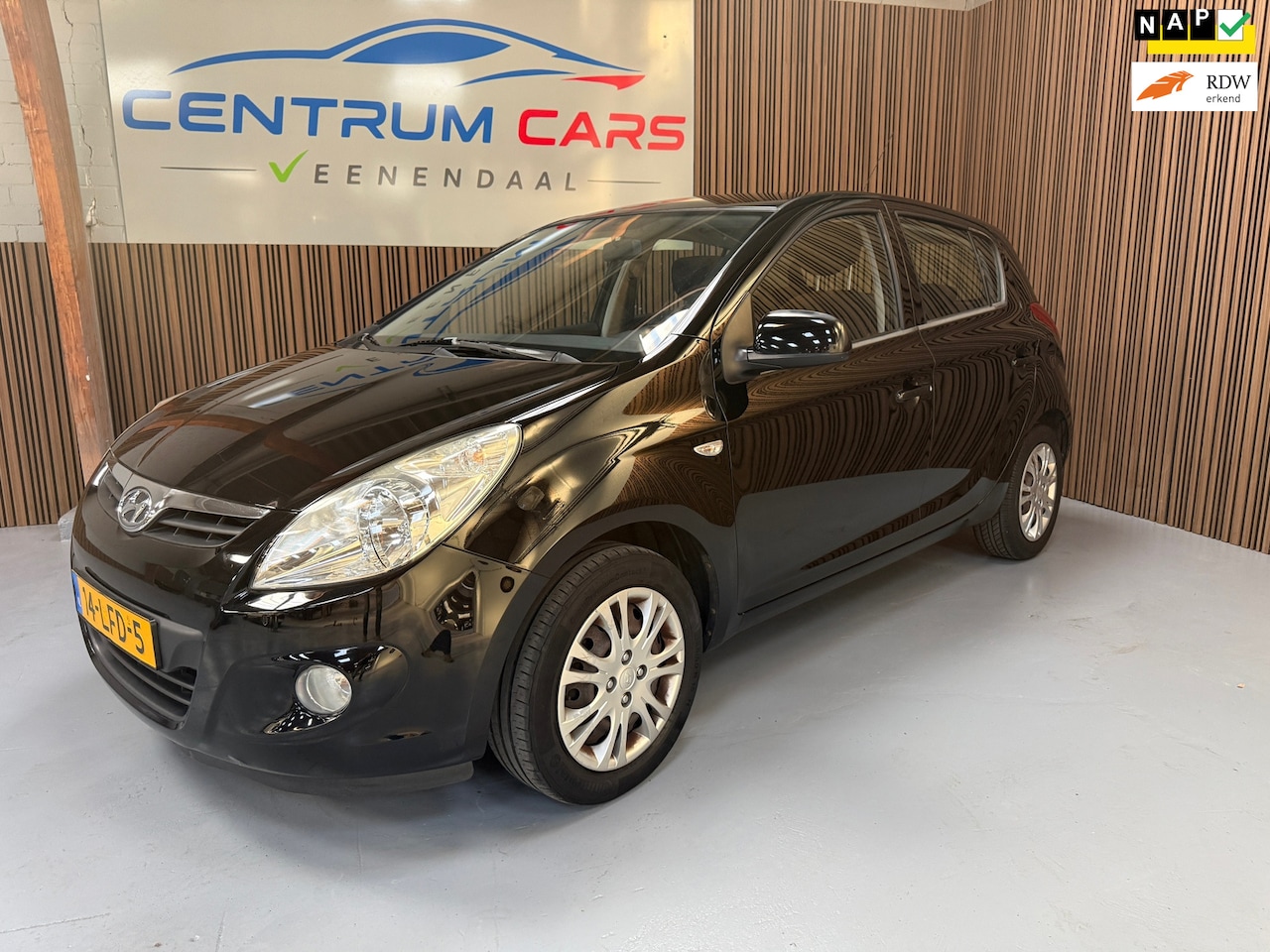 Hyundai i20 - 1.2i DynamicVersion 1.2i DynamicVersion, Airco, Nieuwe APK - AutoWereld.nl