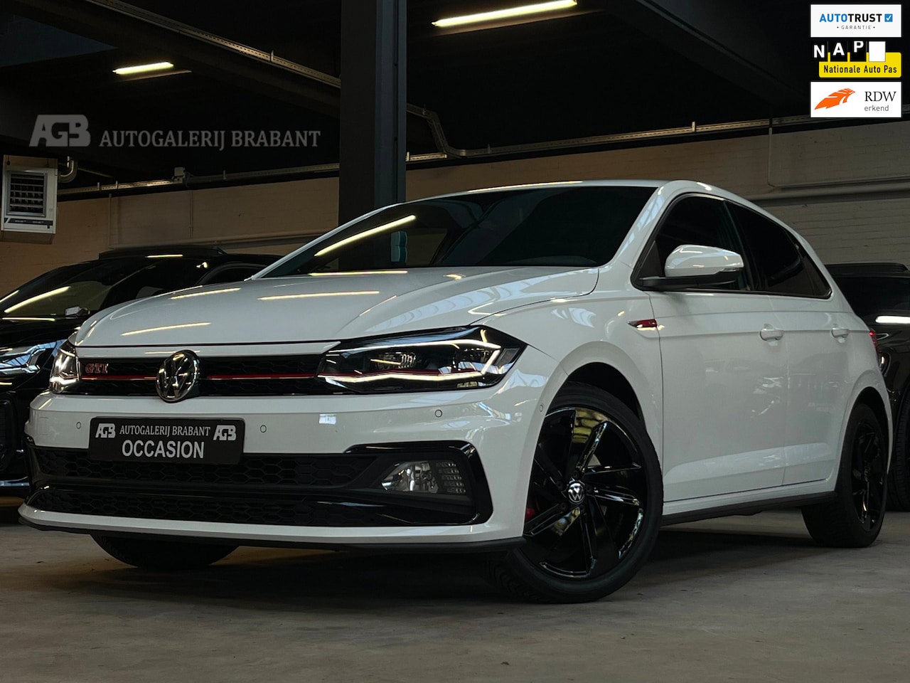 Volkswagen Polo - 2.0 TSI GTI CarPlay/Virtual/Navigatie/Automaat - AutoWereld.nl