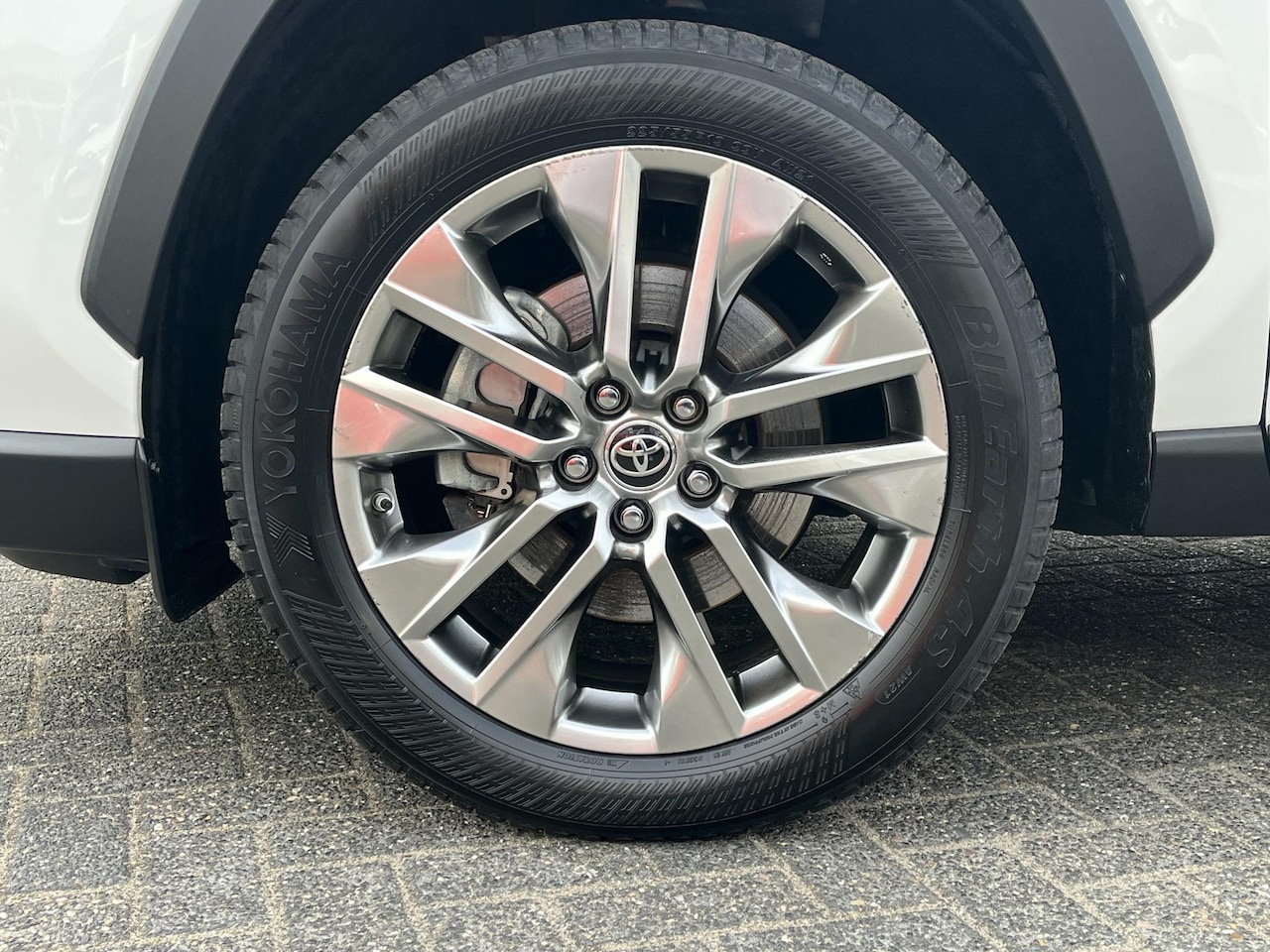 Toyota RAV4 - 2.5 Hybrid Executive | Premium Pack | Eerste eigenaar | Stoelverwarming en ventilatie | JB - AutoWereld.nl