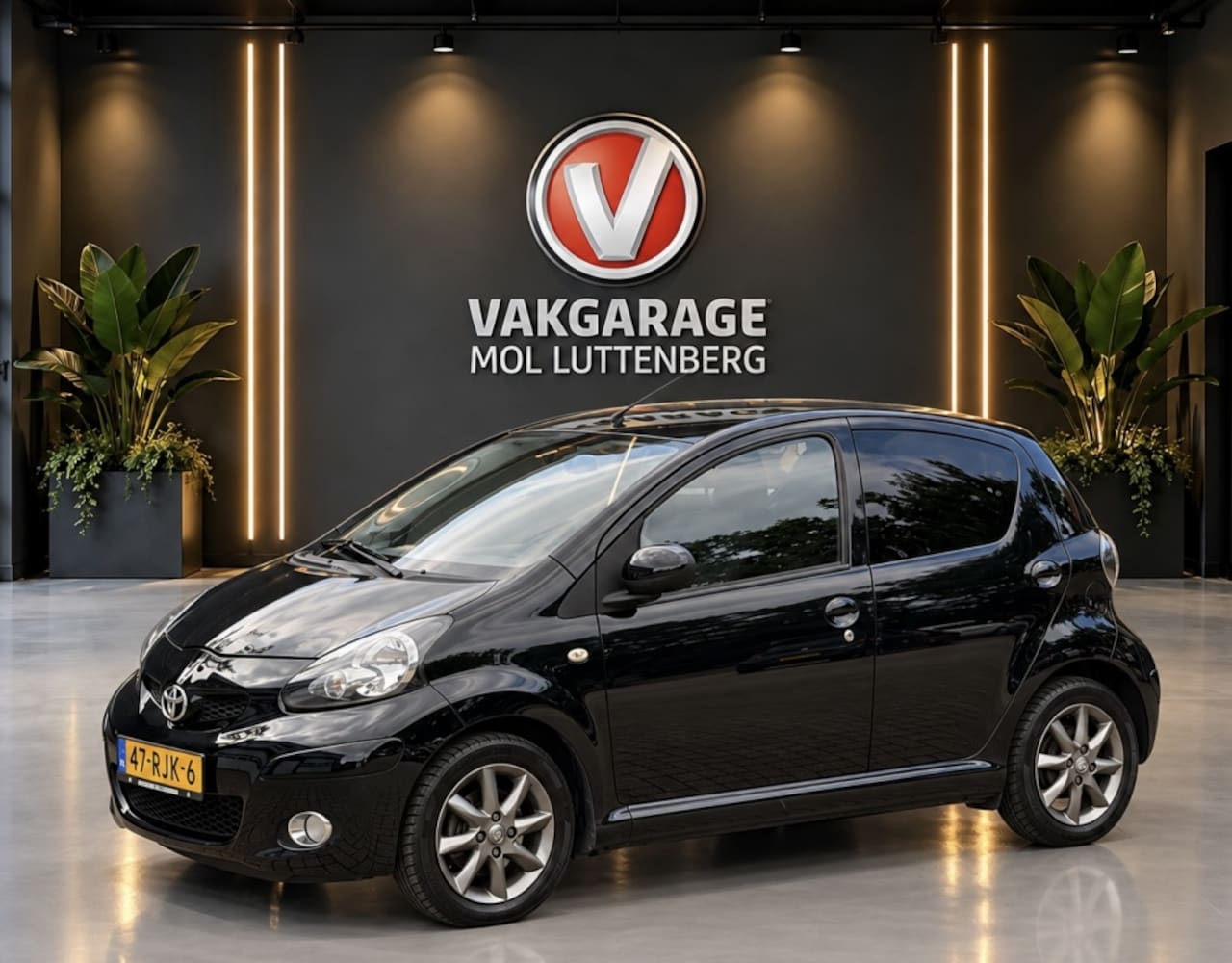 Toyota Aygo - 1.0 VVT-i 5D Dynamic Navigator, AIRCO, LMV, GETINT GLAS, NAVIGATIE - AutoWereld.nl