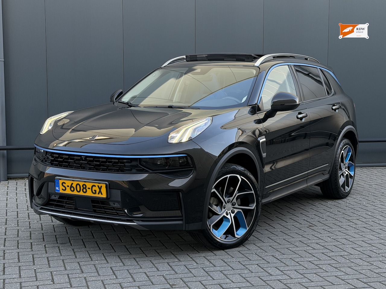 Lynk & Co 01 - 1.5 Panoramadak | NAP | 360 camera | Carplay | Stoelverw. | 20” LMV - AutoWereld.nl