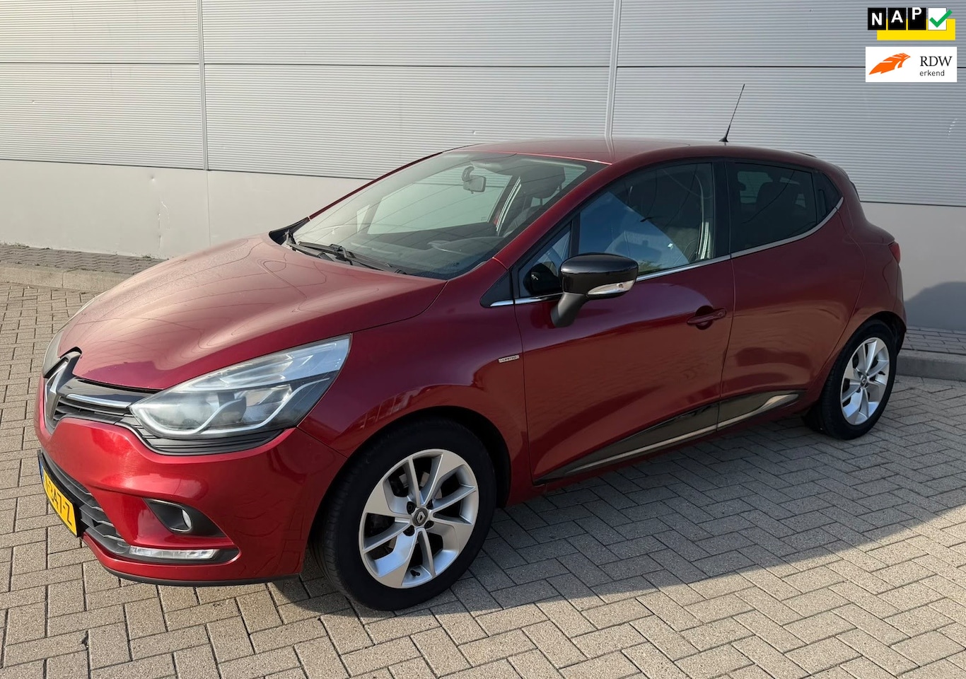 Renault Clio - 0.9 TCe Limited 0.9 TCe Limited - AutoWereld.nl