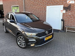 Volkswagen T-Roc - 1.0 TSI Style Business IQ-Drive , PDC, Cruise , Adaptive, Stoelverwarming
