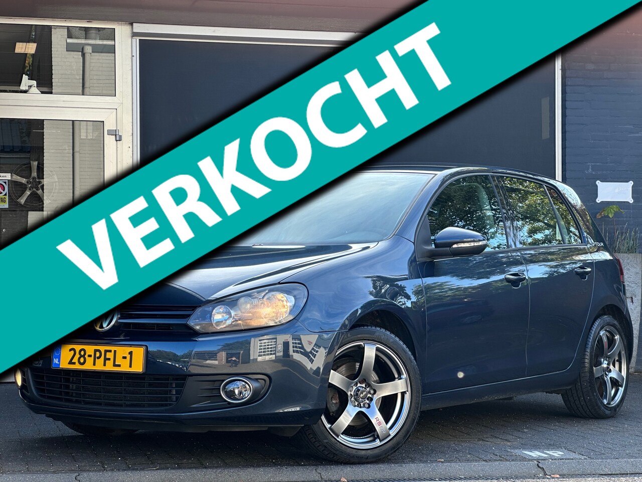 Volkswagen Golf - 1.2 TSI Tour II BlueMotion CRUISE / AIRCO / NAP - AutoWereld.nl