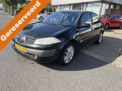 Renault Mégane - 1.6-16V Privilège Luxe 4 Deurs Sedan Airco. Apk 10-03-2027 Goed rijdende Sedan