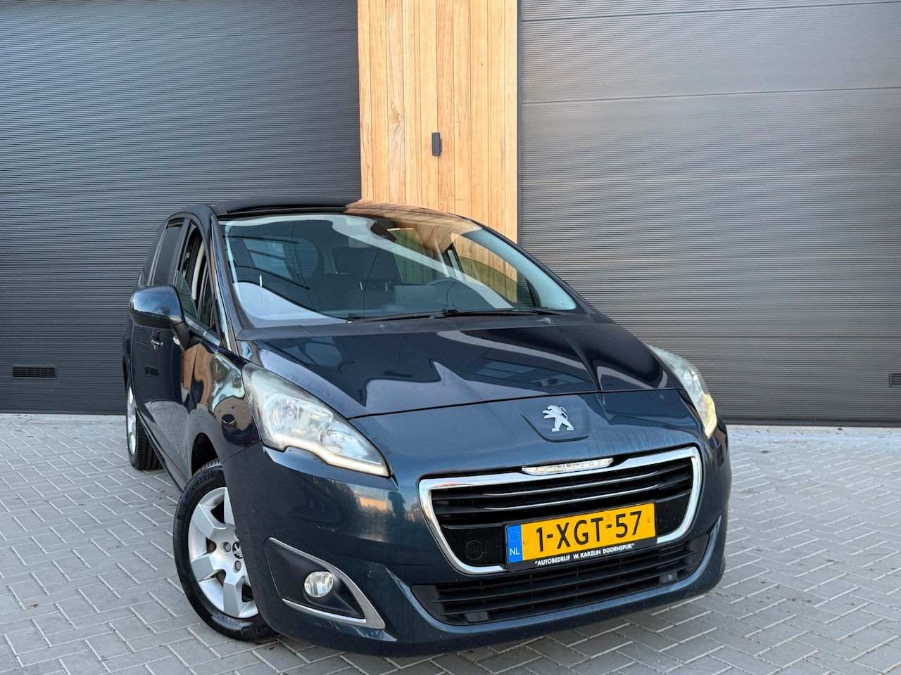Peugeot 5008 - 1.6 e-HDi Blue Lease 5p.(bj2014)AUTOMAAT|PANO|LEER - AutoWereld.nl