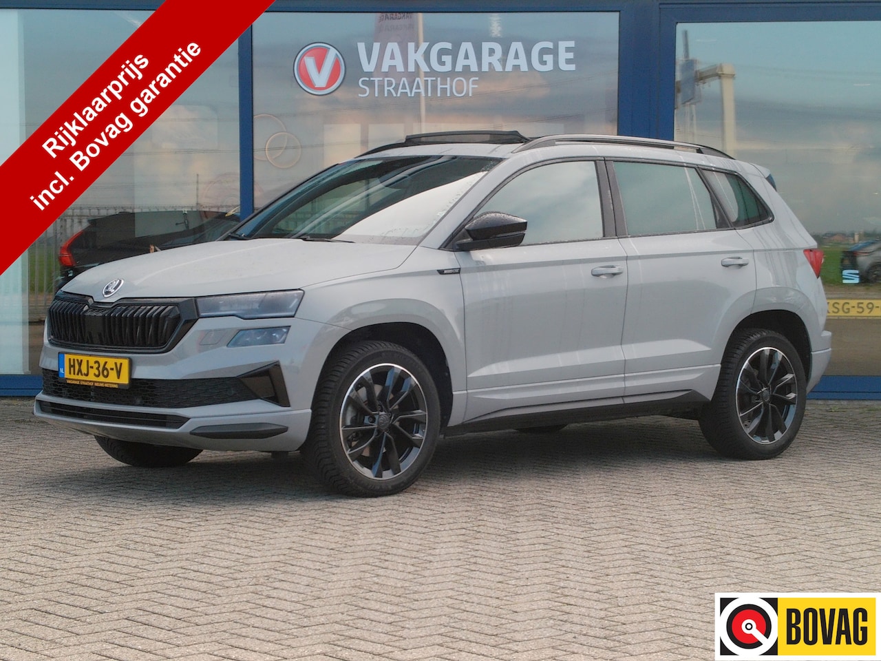 Skoda Karoq - 1.5 TSI ACT Sportline Business 1.5 TSI ACT Sportline Business, Trekhaak / Automaat / LED / Schuifdak / Camera / Carplay + - AutoWereld.nl