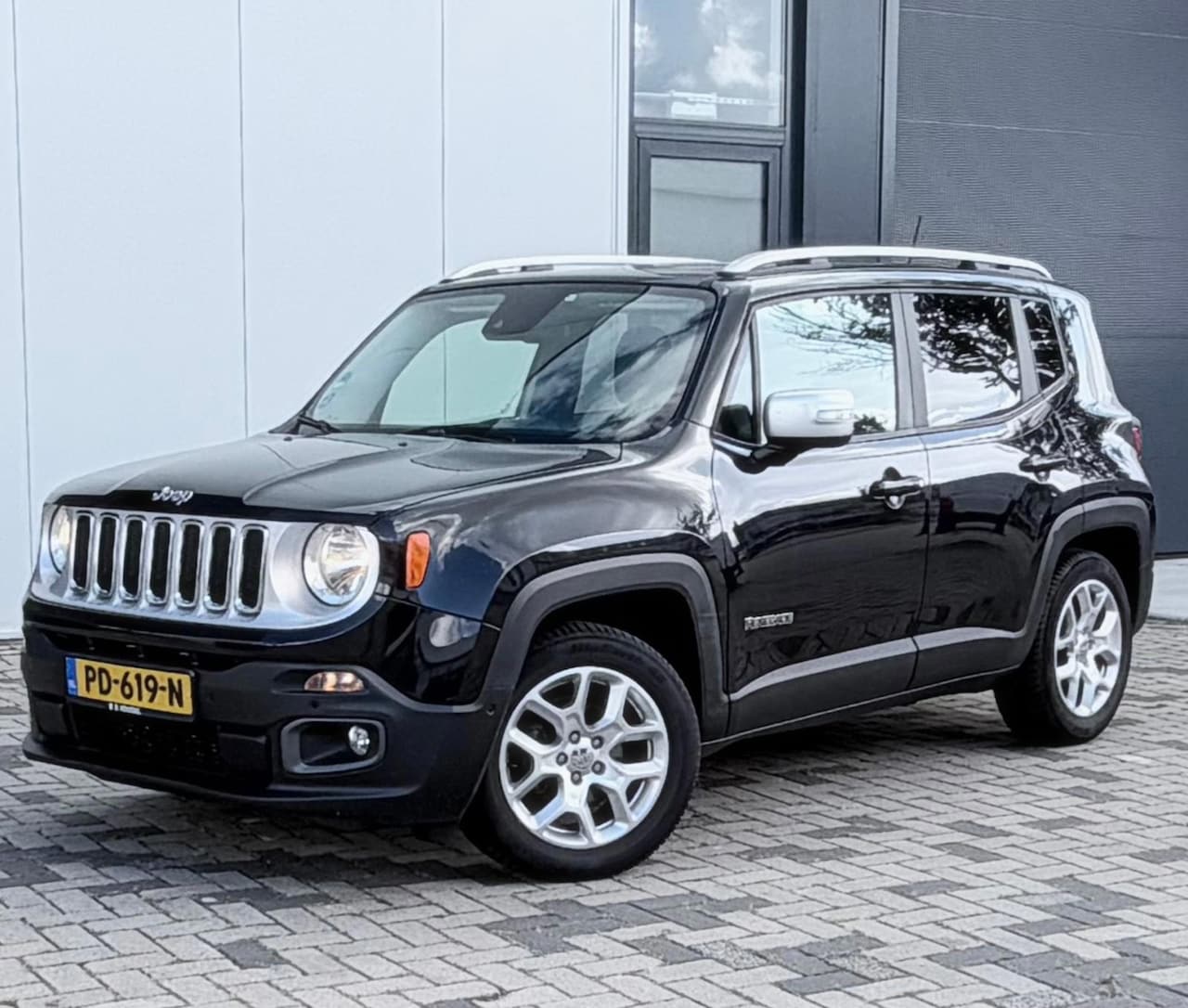 Jeep Renegade - 1.4 MultiAir Limited 1.4 MultiAir Limited - AutoWereld.nl