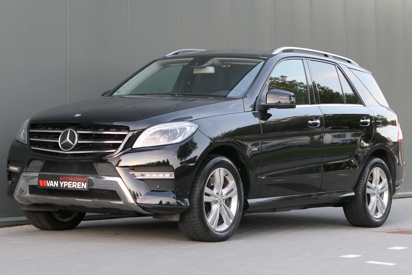 Mercedes-Benz M-klasse - 350 Dealer Ond. 1ste eig. Pano Luchtvering Trekhaak - AutoWereld.nl