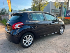 Peugeot 208 - 1.0 VTi Access - LET OP TIK IN DE MOTOR