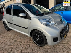 Peugeot 107 - 1.0-12V Sportium ORG 115778 KM NAP.KLEINE BEURT EN NW APK, AIRCO, OPEN DAK, LUXE UITVOERIN