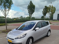 Renault Scénic - 1.6 dCi Privilege 7 persoon