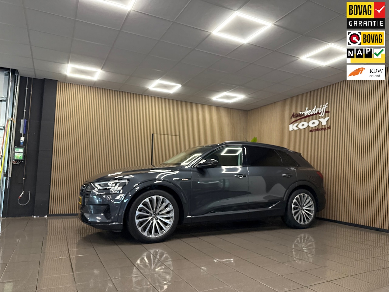 Audi e-tron - 55 quattro Business edition Plus 95 kWh * 1e Eig / Panoramadak / Carplay / 21" LM Velgen / - AutoWereld.nl