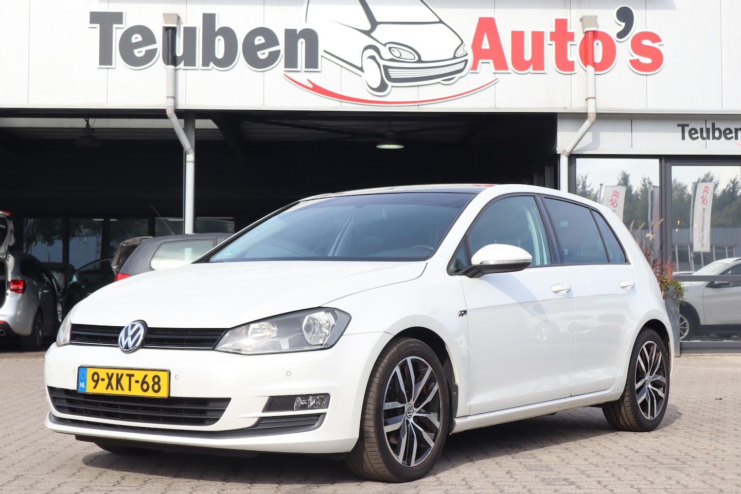 Volkswagen Golf - 1.4 TSI Comfortline | Automaat | Navigatie | Cruise control | Lichtmetaal - AutoWereld.nl