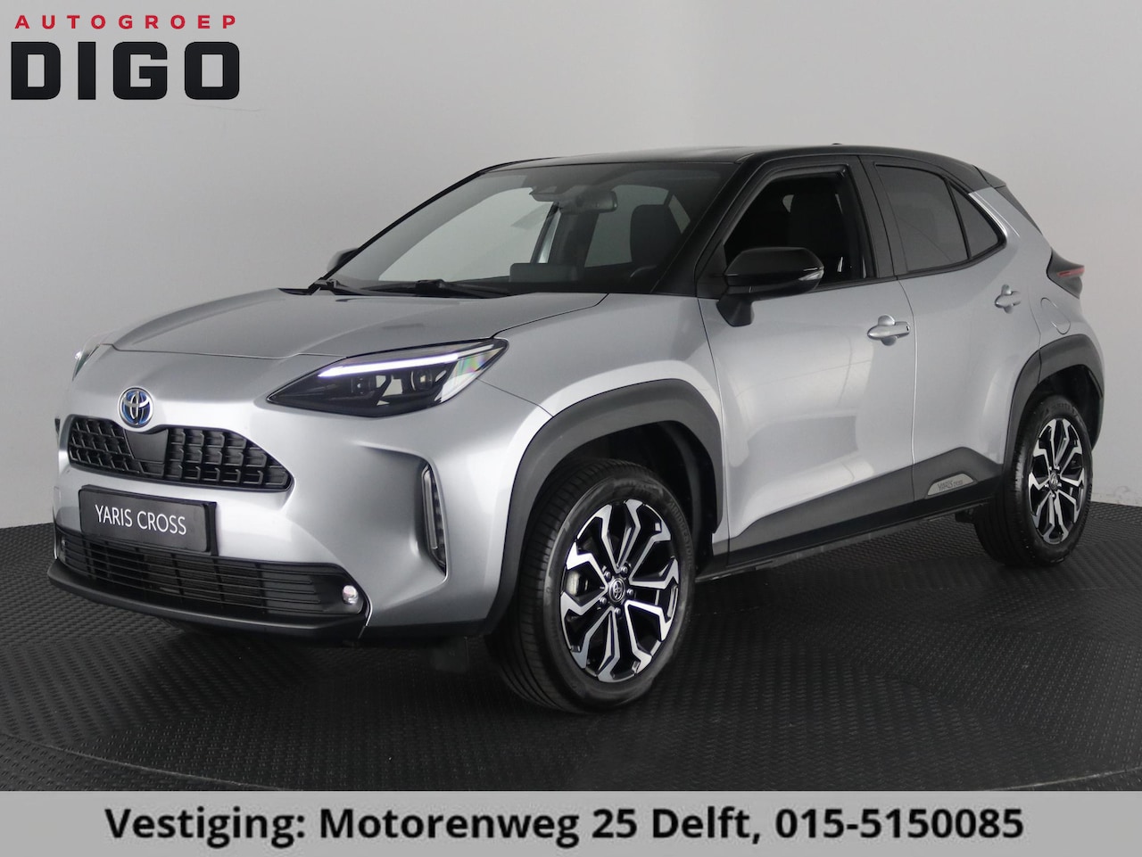 Toyota Yaris Cross - 1.5 HYBRID DYNAMIC BITONE SILVERLINE GARANTIE 2035 NAVIGATIE . STUUR EN STOEL VERWARMING . - AutoWereld.nl