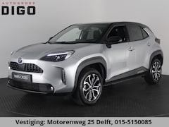 Toyota Yaris Cross - 1.5 HYBRID DYNAMIC BITONE SILVERLINE GARANTIE 2035 NAVIGATIE . STUUR EN STOEL VERWARMING .