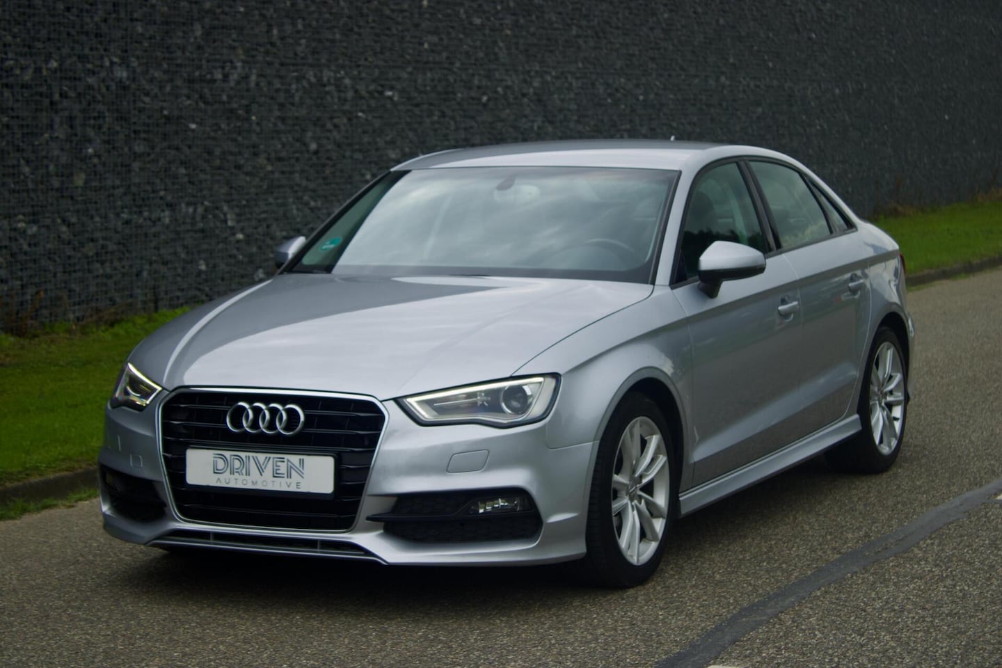 Audi A3 Limousine - 2.0 TDI S-Line|AUT - LED - Camera -Carplay - AutoWereld.nl
