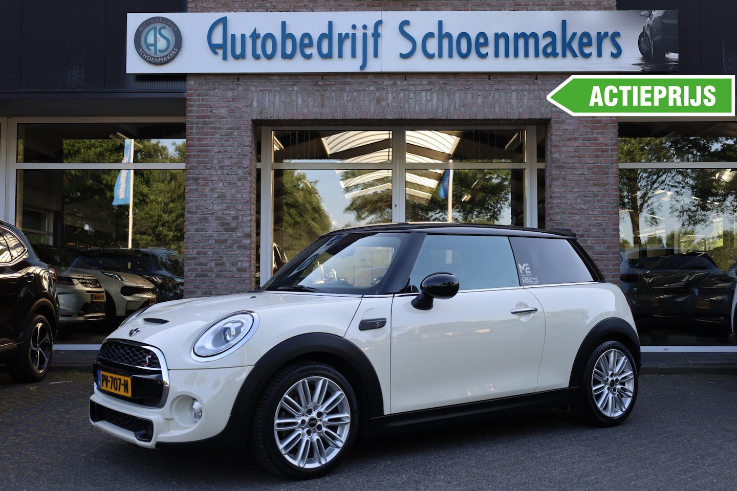 MINI 3-Deurs - 2.0 Cooper S Chili LEER SFEERVERLICHTING RUIT+STOELVERWARMING UNION-JACK STUURFLIPPERS CRU - AutoWereld.nl