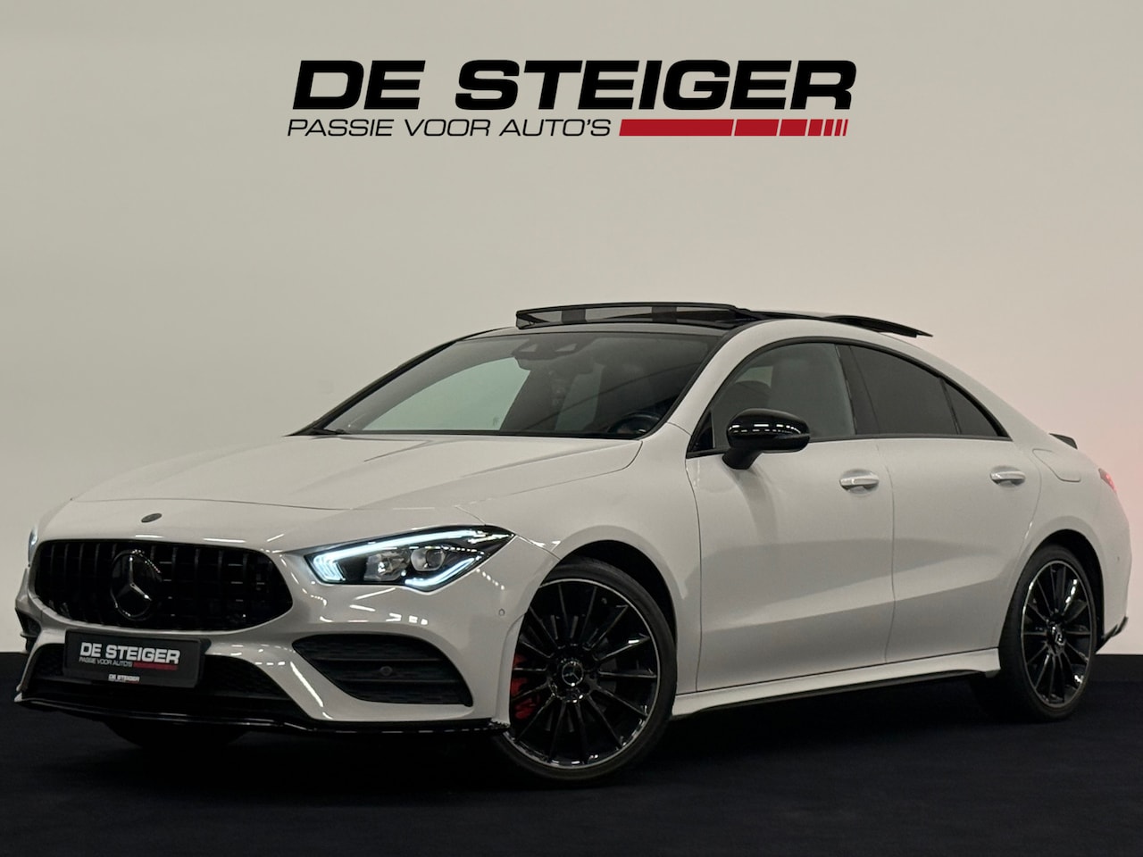 Mercedes-Benz CLA-Klasse - 250 e AMG 45S Blackpack Pano Memory Burmester Sfeer Camera - AutoWereld.nl