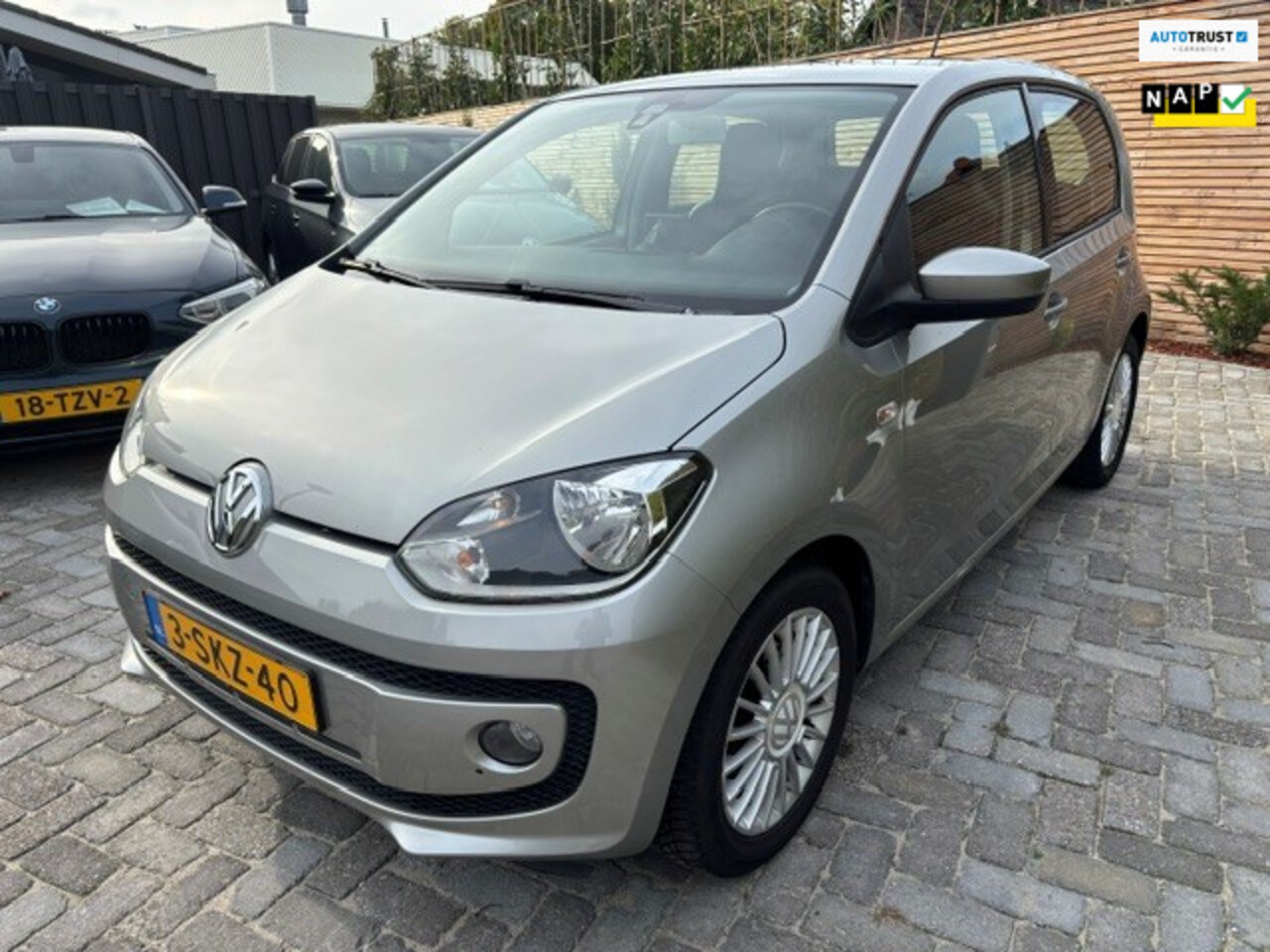 Volkswagen Up! - 1.0 high up! BlueMotion*Airco*Incl Garantie* - AutoWereld.nl