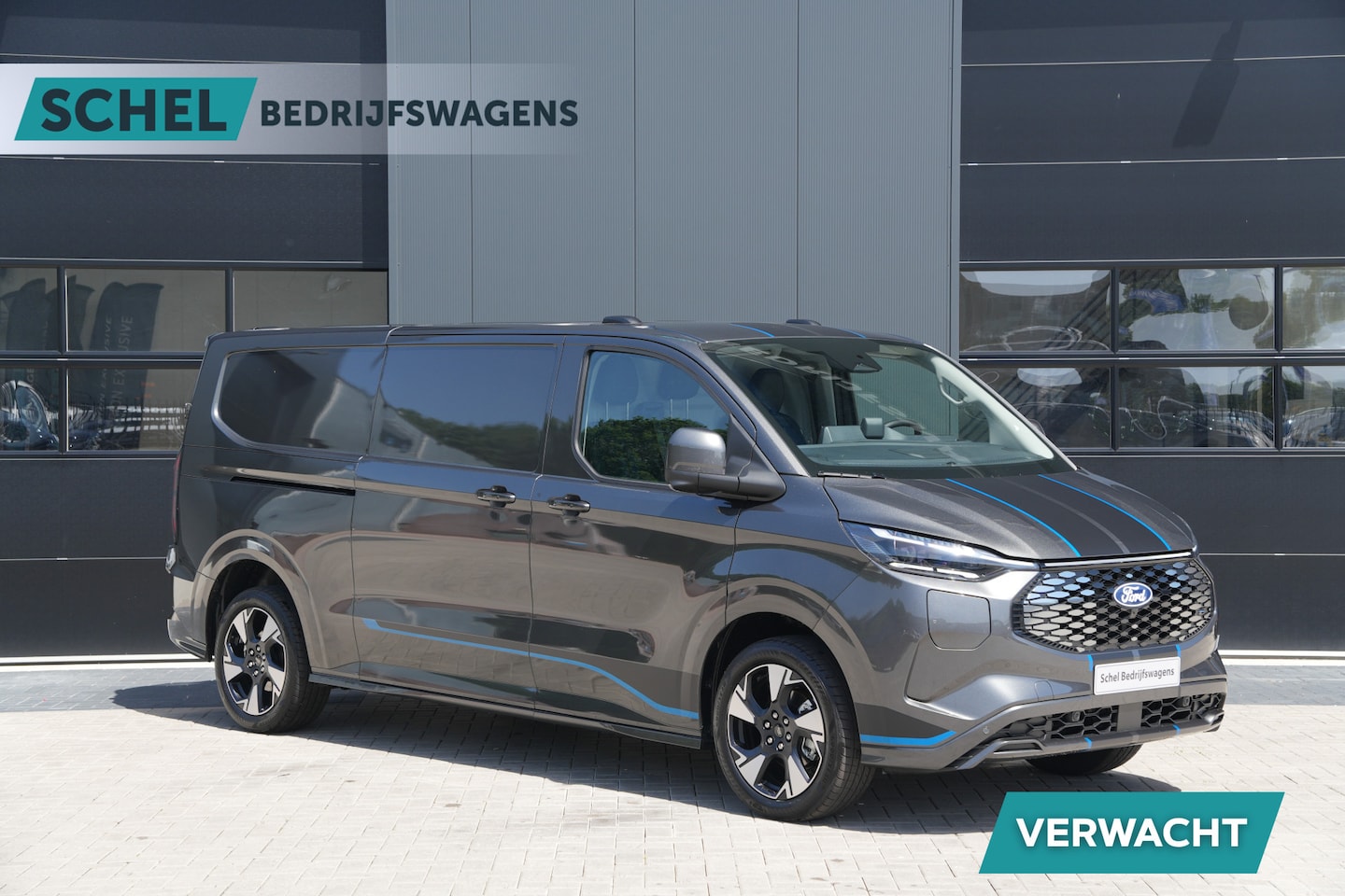 Ford Transit Custom - E-Transit 340 L2H1 Sport 71 kWh 218pk - 2x Schuif - ACC - B&O - Navi - Stoel/Stuurverwarmi - AutoWereld.nl