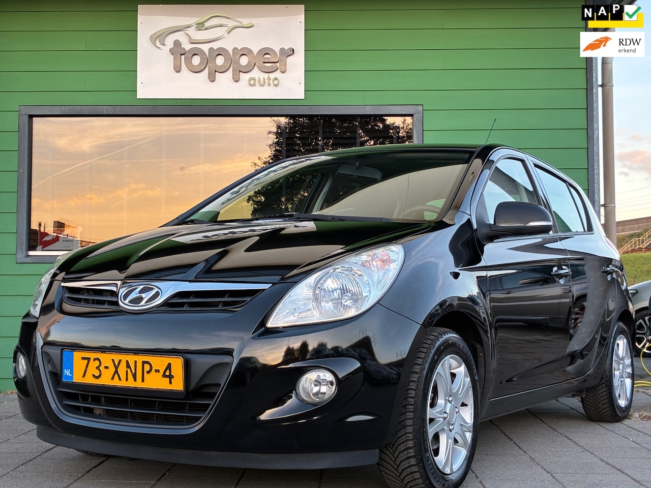Hyundai i20 - 1.2i i-Motion|1e Eigenaar|Airco|Elektr.ramen|Trekhaak|LM-Velgen|NAP|Nieuwe APK| - AutoWereld.nl