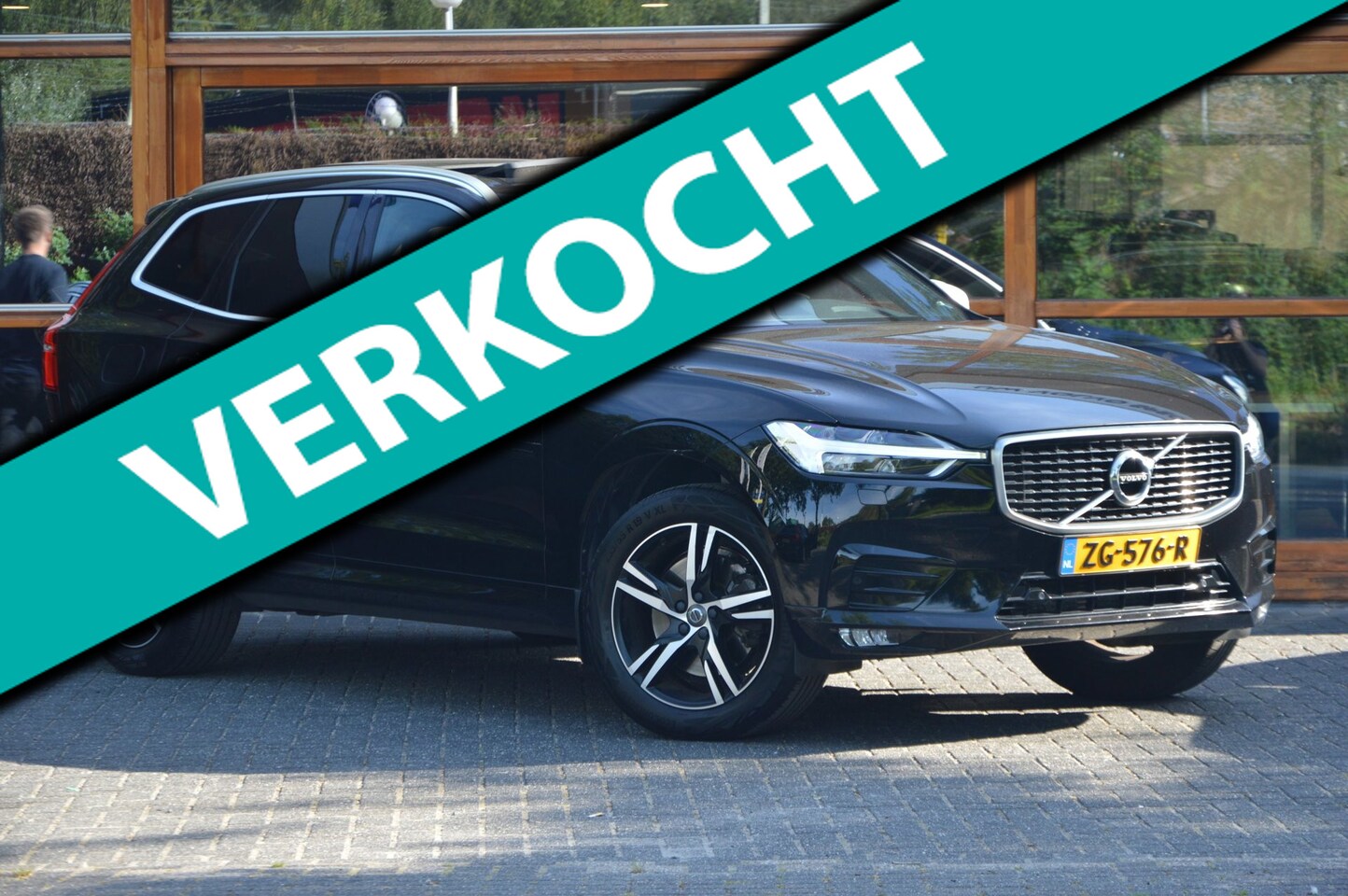 Volvo XC60 - T5 R-Design | Panoramadak | Camera | Standkachel | Verwarmd stuur / stoelen | Dealeronderh - AutoWereld.nl