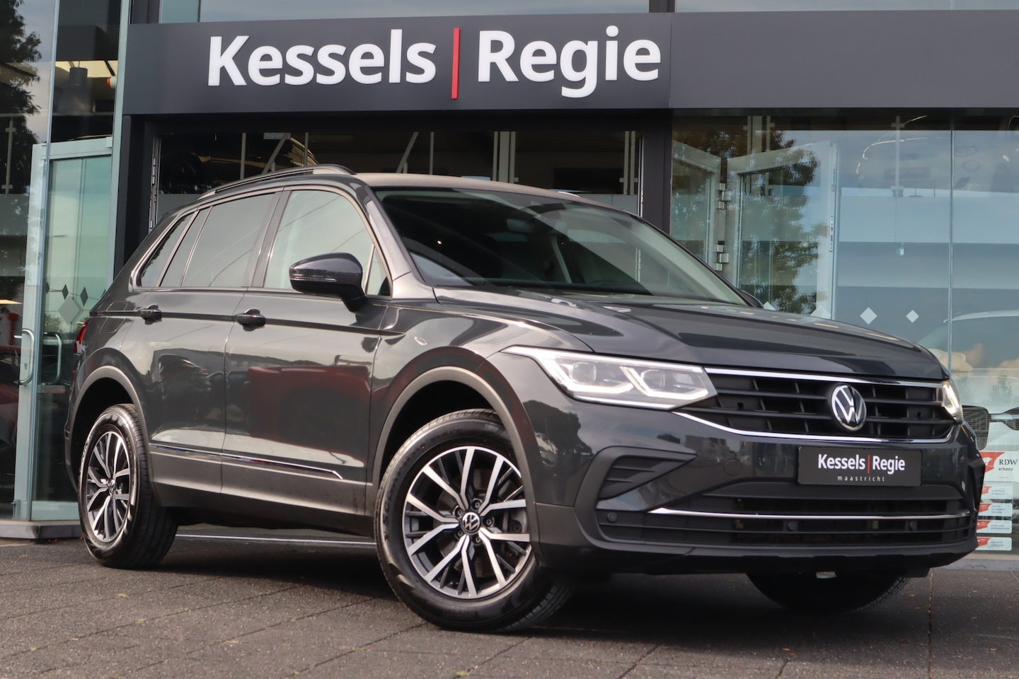 Volkswagen Tiguan - 1.4 TSI eHybrid Life DSG | Elec.trekhaak | Matrix-Led | ACC | Stuur + Stoelverwarming - AutoWereld.nl