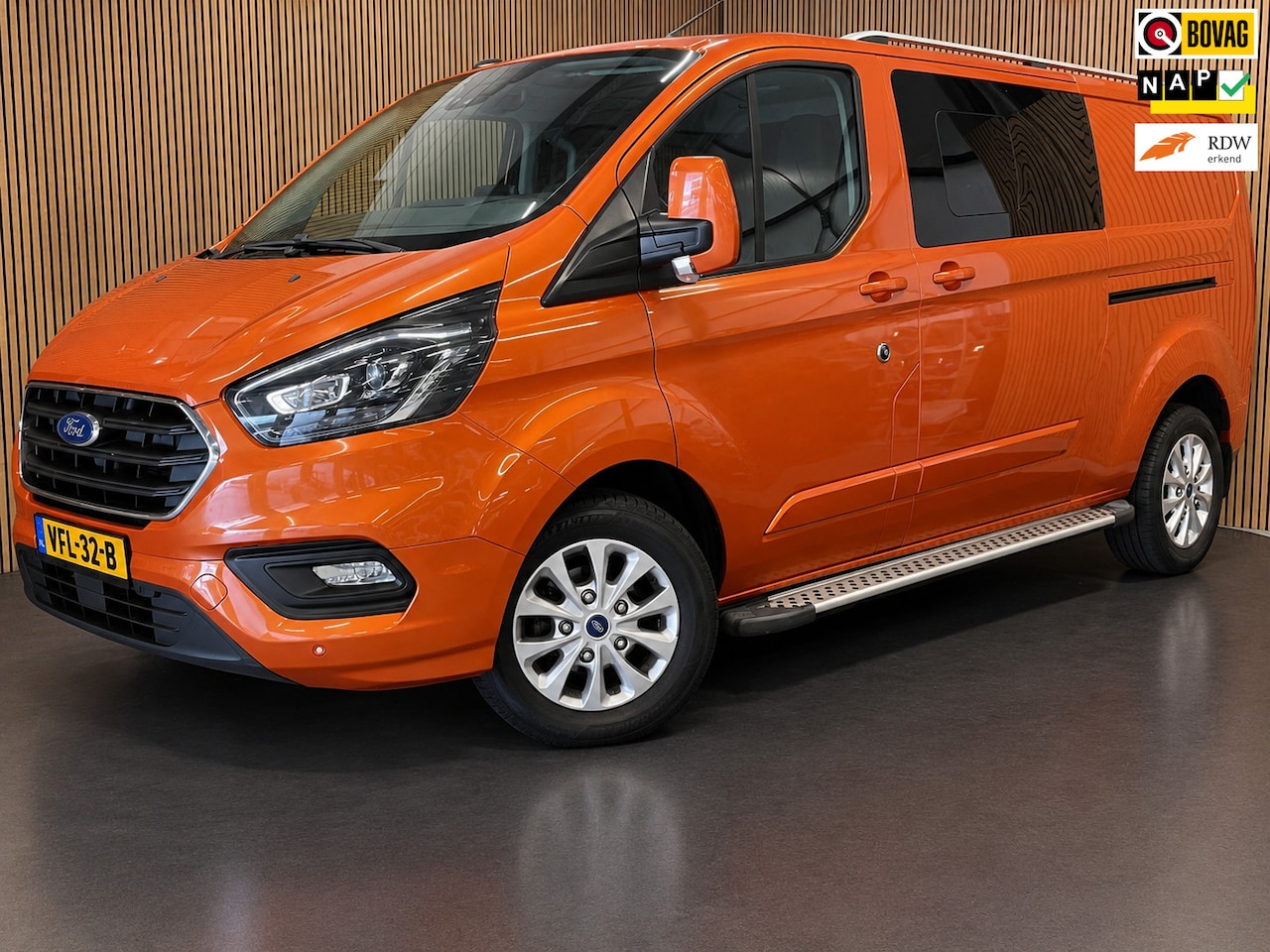 Ford Transit Custom - 300 2.0 TDCI L2H1 Limited DC|FULL OPTION|AUTOMAAT|ACC|2X SCHUIFDEUR|CARPLAY|CAMERA|TREKHAA - AutoWereld.nl