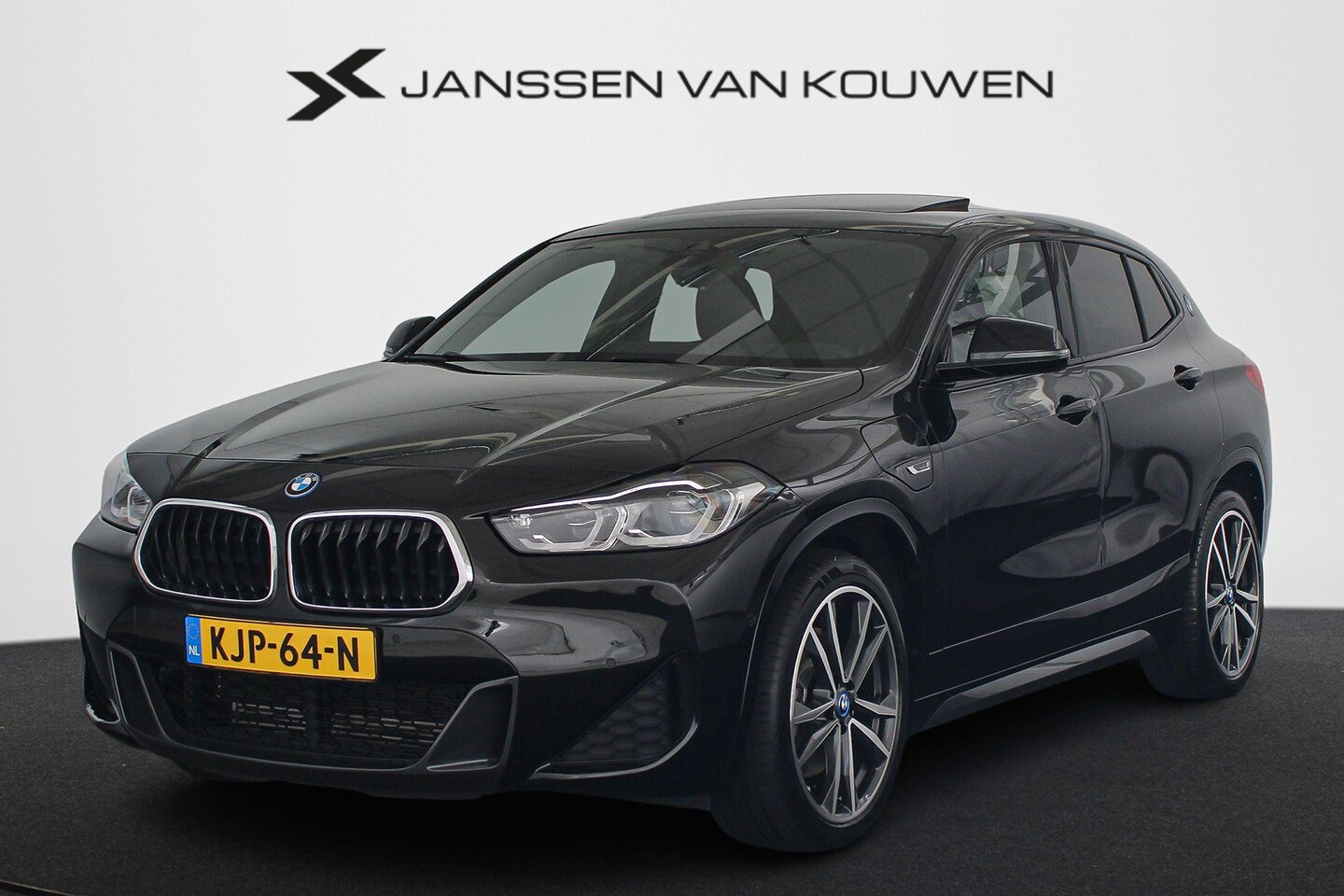 BMW X2 - xDrive25e M Sport Panoramadak Head-Up Harman Kardon Elektrische Stoelen - AutoWereld.nl